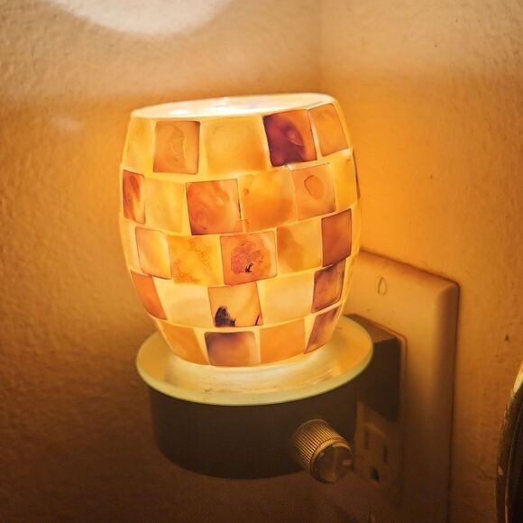Capiz Shell NightLight - Picture 1 of 12